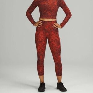 Lululemon Wunder Train High-Rise Crop 23" in Denim Wash Print Autumn Red Black